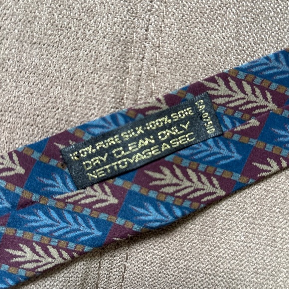 Giorgio Armani Cravatte Blue and Red Silk Tie - designer - vintage - Picture 4 of 6